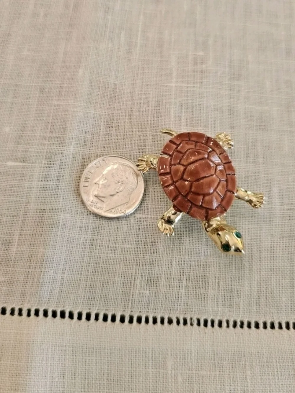 Vintage Gold Tone Turtle Brooch Pin Brown Enamel Shell Green Rhinestone Eyes